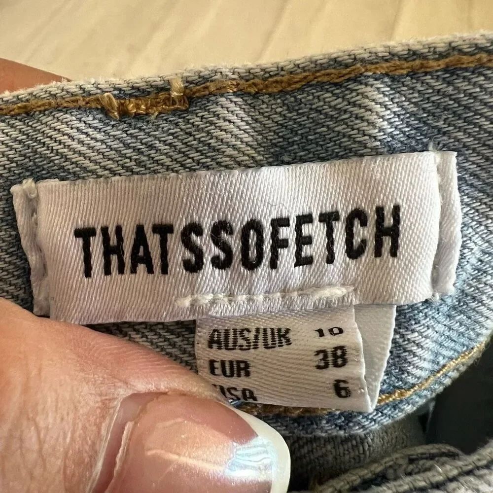 Thatssofetch women’s distressed jeans size 6 - Picture 9 of 10
